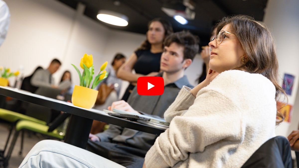 Play video - Studentin Fiona aus Deutschland